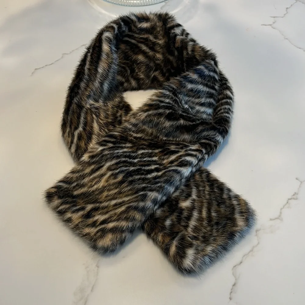 Michael Kors Tiger-Print Faux-Fur Pull-Through Scarf